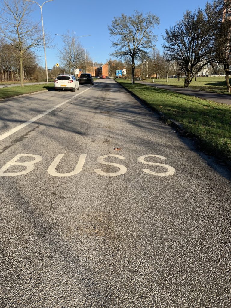 Upphöjd elväg monteras bort